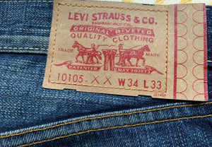 The Essential Guide to Matching Levi's Jeans with Leather Belts